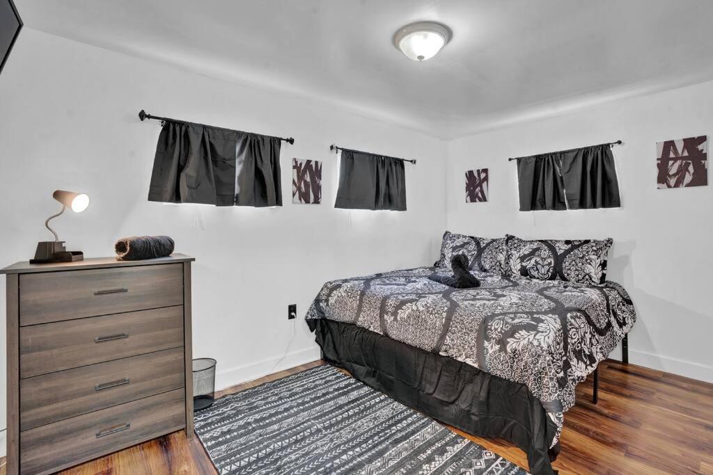 Around The Corner To Ppl Center! With Secured Parking 1st Floor Unit Apartment